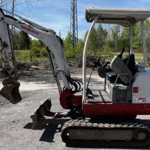 foto 1.5t minibagr Takeuchi TB016