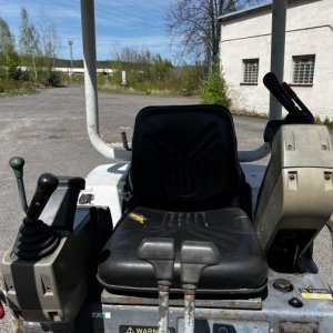 foto 1.5t minibagr Takeuchi TB016