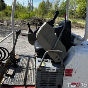foto 1.5t minibagr Takeuchi TB016
