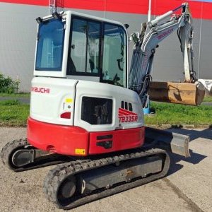 foto 4t minibagr tilt svahovka Takeuchi TB335