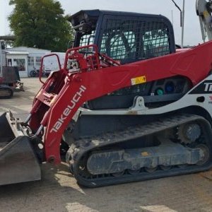 foto 6t pásový smyk nakladač Takeuchi TL12 HiFlow