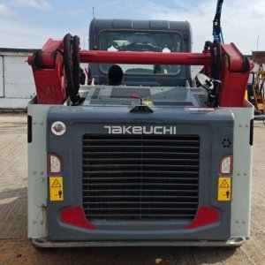 foto 6t pásový smyk nakladač Takeuchi TL12 HiFlow