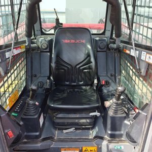 foto 6t pásový smyk nakladač Takeuchi TL12 HiFlow