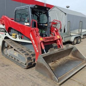 foto 6t pásový smyk nakladač Takeuchi TL12 HiFlow