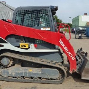 foto 6t pásový smyk nakladač Takeuchi TL12 HiFlow